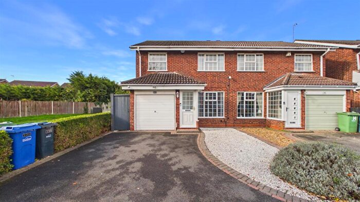 3 Bedroom Semi-Detached House For Sale In Wrekin Close, Halesowen, B63