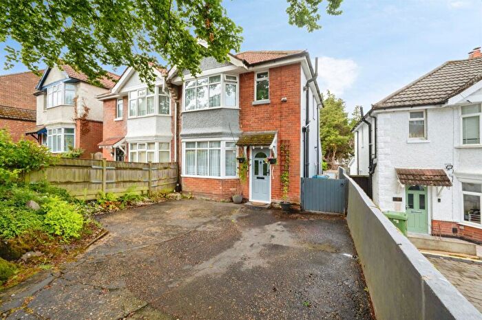 3 Bedroom Semi-Detached House For Sale In Woodmill Lane, Southampton, SO18