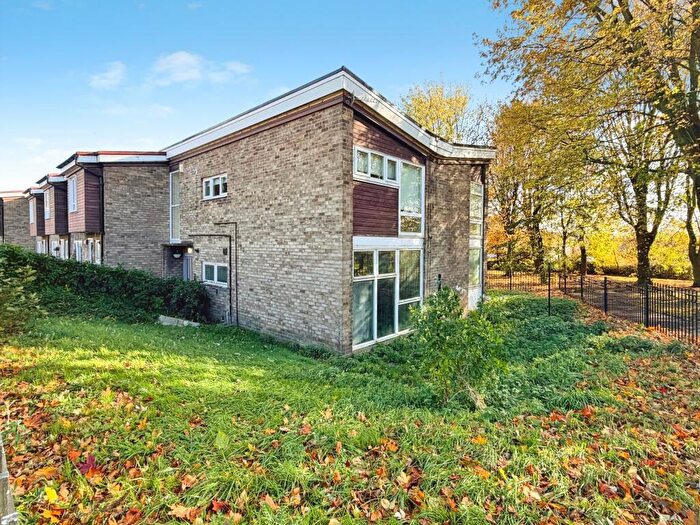 2 Bedroom Flat For Sale In Ivy Close, Elswick, Newcastle Upon Tyne, NE4