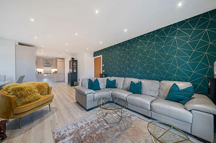 2 Bedroom Flat For Sale In Oaklands Road, Bromley, BR1