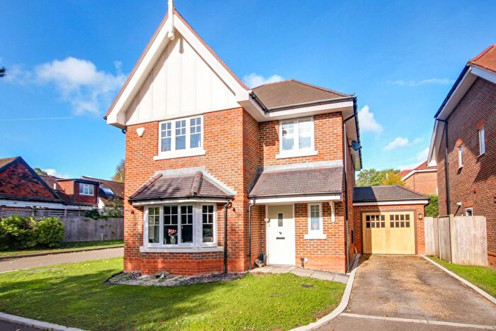 4 Bedroom Detached House For Sale In Eden Gardens, Felbridge, East Grinstead, RH19