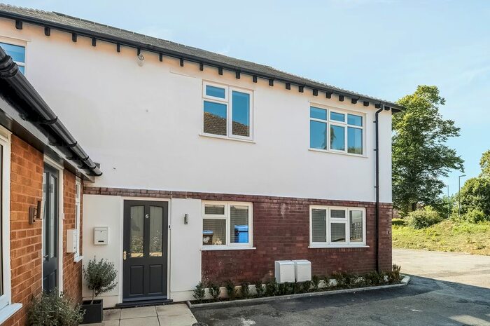 2 Bedroom Flat To Rent In Stratford-Upon-Avon, Warwickshire, CV37