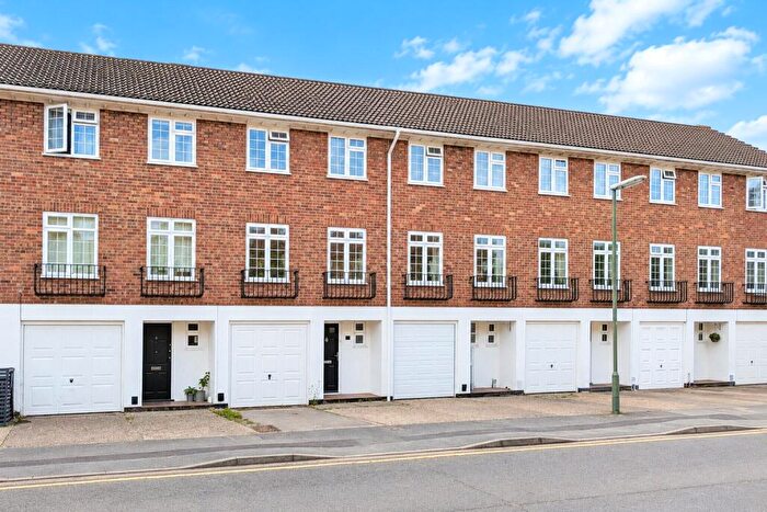 3 Bedroom Terraced House For Sale In Langley Walk, Woking, Surrey, GU22