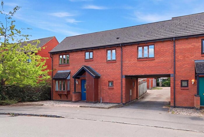3 Bedroom End Of Terrace House To Rent In Swanwick Lane, Milton Keynes, MK10