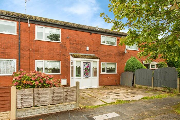 3 Bedroom Terraced House For Sale In Willow Road, Leyland, Lancashire, PR26