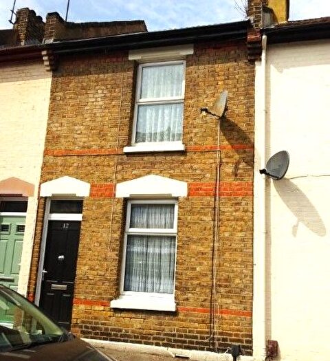2 Bedroom Terraced House To Rent In Wickham Street, Rochester, ME1
