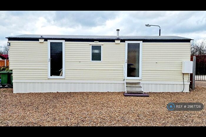 2 Bedroom Mobile Home To Rent In Five Counties Park, Oakham, LE15