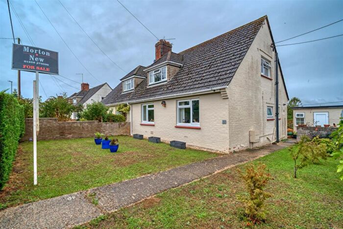 2 Bedroom Chalet For Sale In Manston Road, Sturminster Newton, DT10