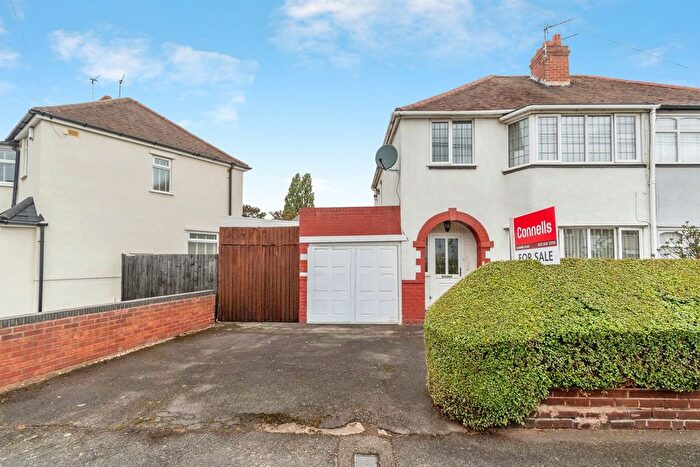 3 Bedroom Semi-Detached House For Sale In Collins Road, Wednesbury, WS10