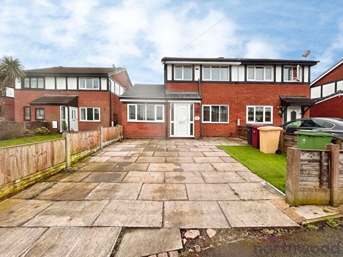 4 Bedroom Semi-Detached House For Sale In The Sheddings, Bolton, BL3