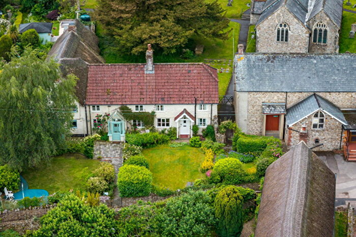 2 Bedroom Cottage For Sale In Dalwood, Axminster, EX13