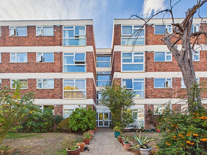 2 Bedroom Flat To Rent In Langham Gardens, London, W13
