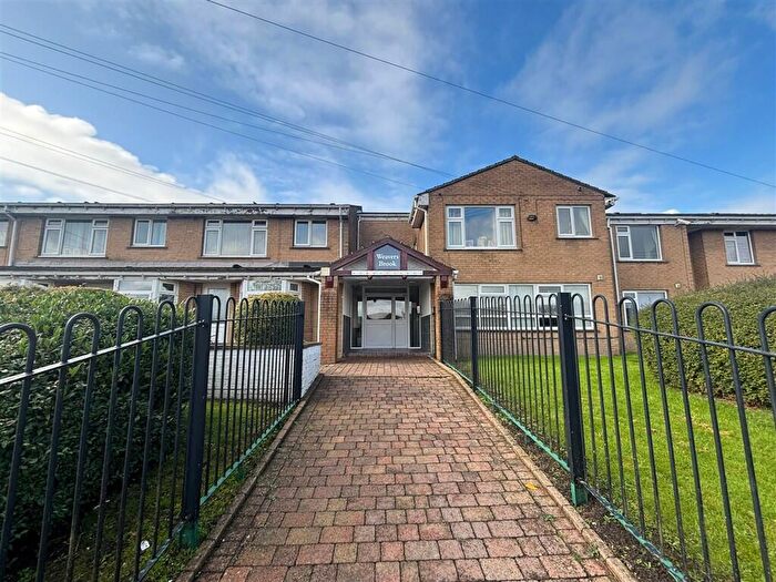 2 Bedroom Apartment For Sale In Cumberland Close, Halifax, HX2