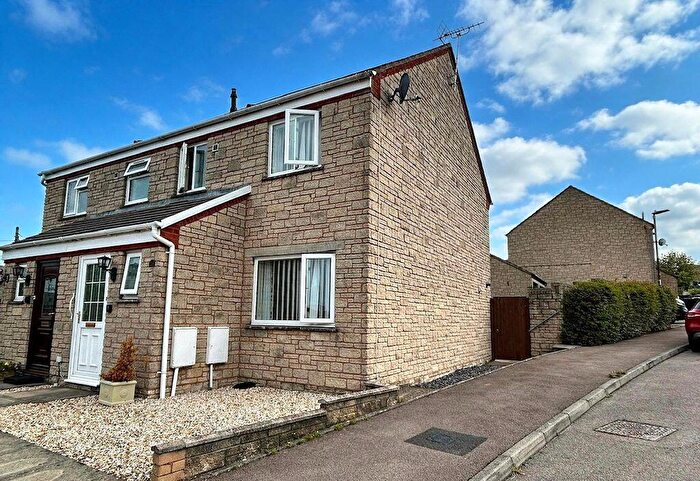 3 Bedroom Semi-Detached House For Sale In Woodlands Reach, Cinderford, GL14