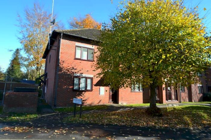 2 Bedroom Flat To Rent In Bishops Court, Andover, SP10