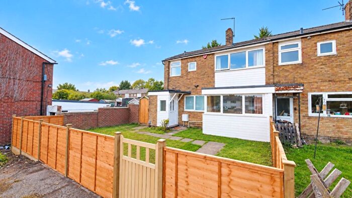 4 Bedroom End Of Terrace House To Rent In Travellers Lane, Hatfield, AL10