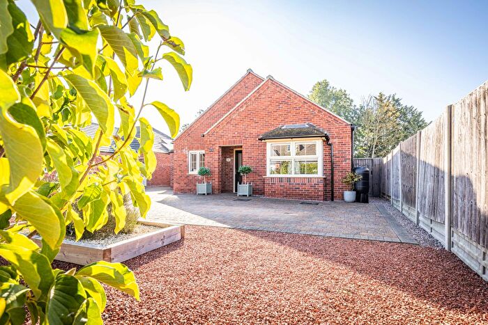 3 Bedroom Detached Bungalow For Sale In Fen Road, Timberland, LN4