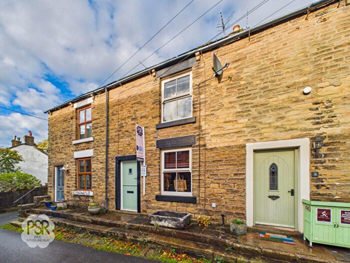2 Bedroom House For Sale In Kinder Road, Hayfield, SK22