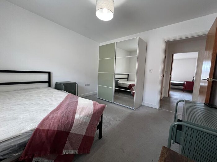 2 Bedroom Flat To Rent In Bed // Student Flat // Aug, LN5