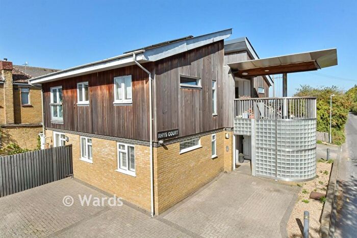 2 Bedroom Flat For Sale In Frognal Lane, Teynham, Sittingbourne, Kent, ME9