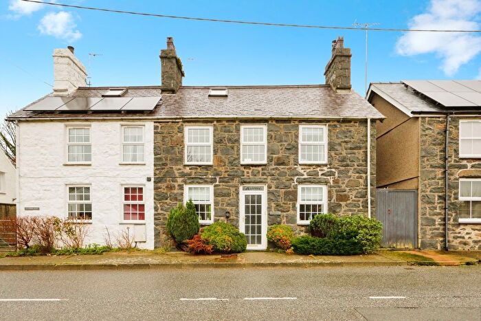 3 Bedroom Semi-Detached House For Sale In Sarn Meyllteyrn, Gwynedd, LL53