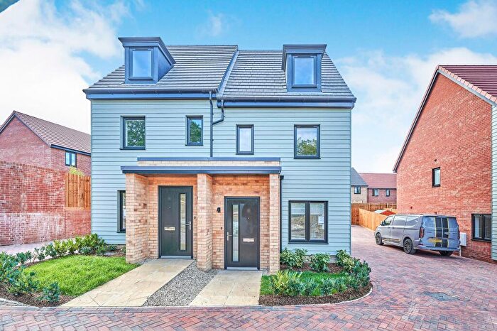 3 Bedroom Semi-Detached House To Rent In Bull Close, Bishop's Stortford, CM23