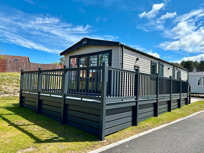 2 Bedroom Mobile/park Home For Sale In Burghead Holiday Park, Station Ct Elgin, IV30