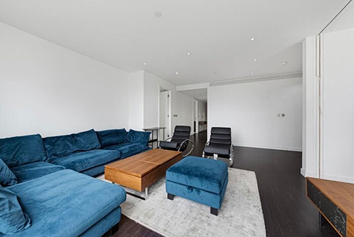 3 Bedroom Apartment To Rent In Alie Street, London, E1
