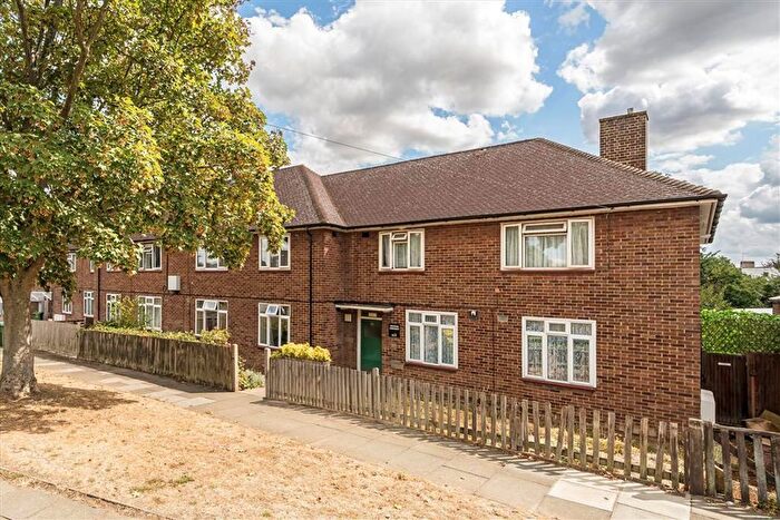 1 Bedroom Flat To Rent In Restons Crescent, Lee, SE9