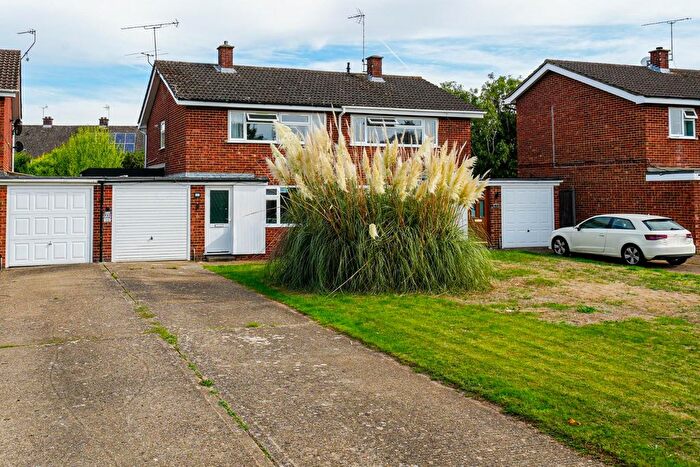 2 Bedroom Semi-Detached House For Sale In Garden Hedge, Leighton Buzzard, LU7