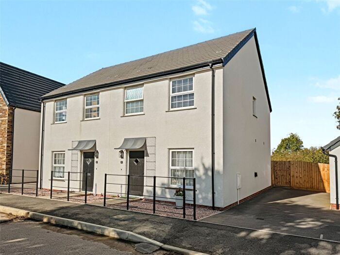 3 Bedroom Semi-Detached House For Sale In Country Park Road, Bodmin, Cornwall, PL31