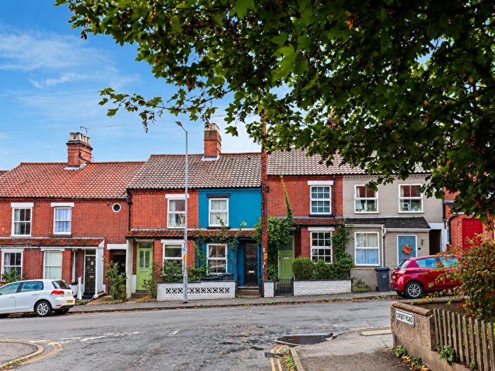 3 Bedroom Terraced House For Sale In Avenue Road, Norwich, NR2