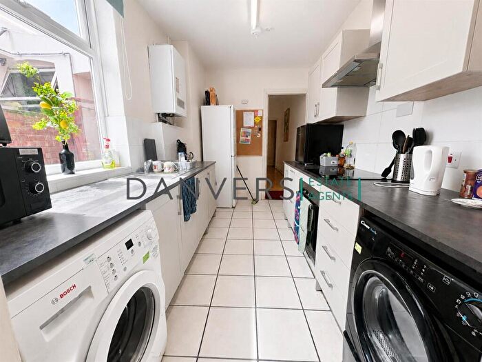 4 Bedroom Terraced House To Rent In Grasmere Street, Leicester, LE2