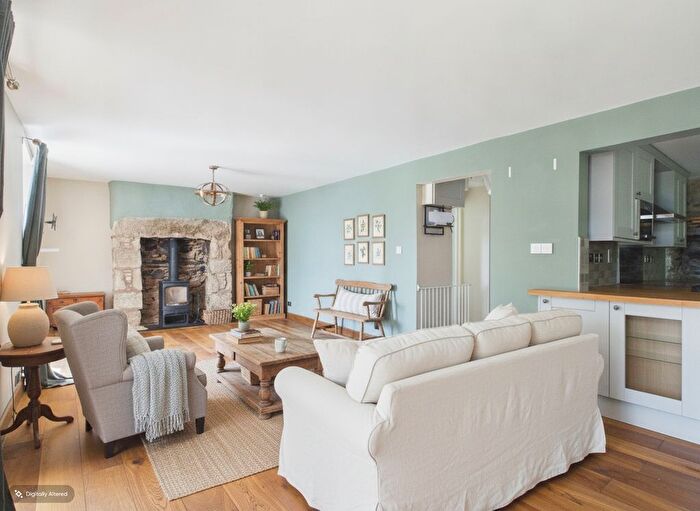 3 Bedroom Property For Sale In Higher Pennance, Lanner, Redruth, TR16