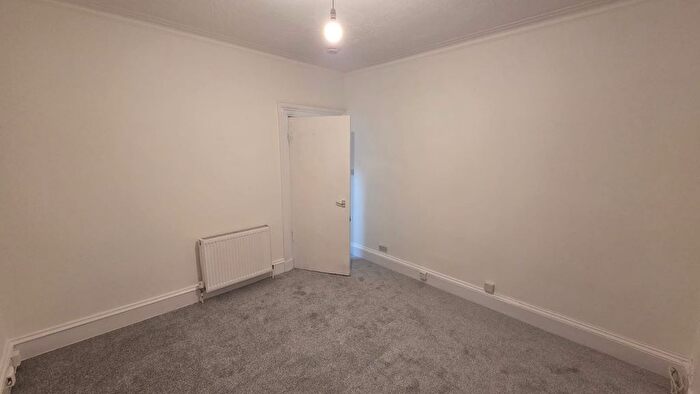 2 Bedroom Flat To Rent In Belville Street, East, Greenock, PA15