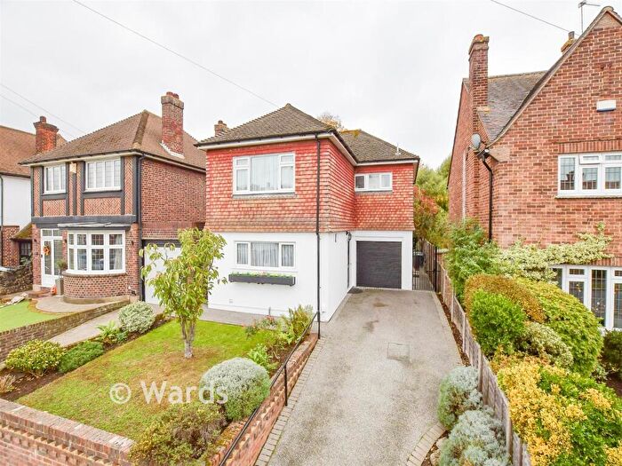 3 Bedroom Detached House For Sale In Parrock Avenue, Gravesend, Kent, DA12