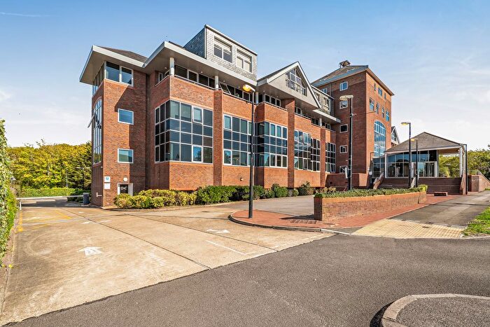 1 Bedroom Flat For Sale In Ladymead, Guildford, GU1