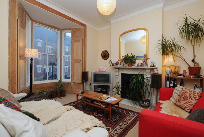 2 Bedroom Flat To Rent In Nevill Road, Stoke Newington, N16