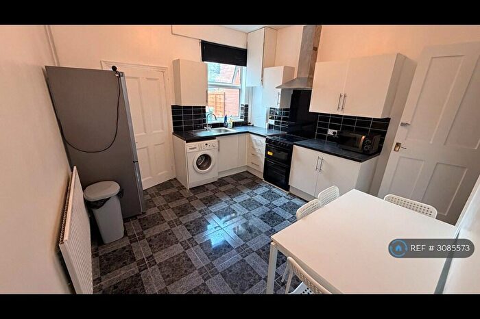 2 Bedroom Terraced House To Rent In Ewart Road, Nottingham, NG7