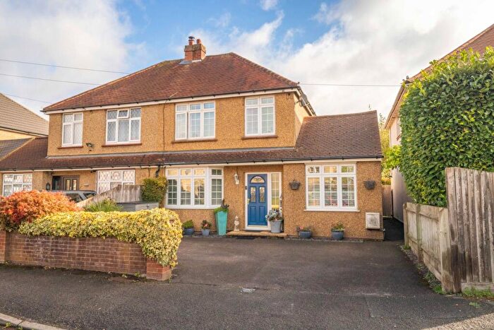 3 Bedroom Semi-Detached House For Sale In Alvista Avenue, Taplow, SL6