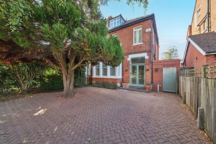 4 Bedroom Semi-Detached House For Sale In Hayes Road, Bromley, BR2