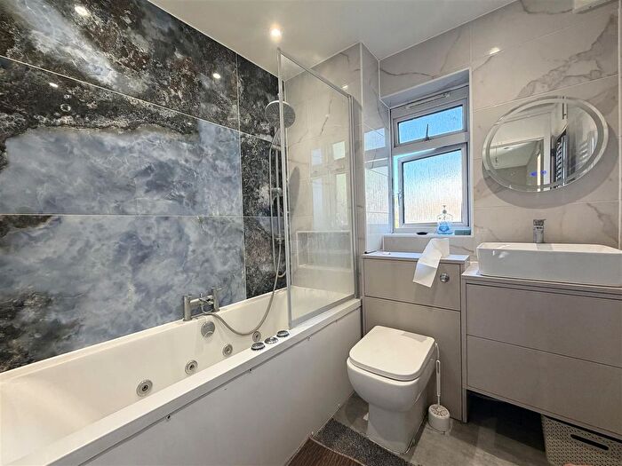 3 Bedroom End Of Terrace House To Rent In Brockles Mead, Harlow, CM19