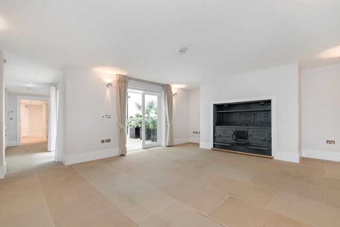 2 Bedroom Flat To Rent In Great Cumberland Place, London, W1H