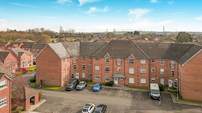 2 Bedroom Flat For Sale In Sunningdale Court, Little Lever, BL3