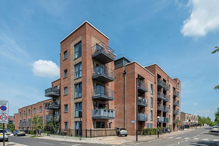 2 Bedroom Flat For Sale In Havelock Road, Southall, UB2