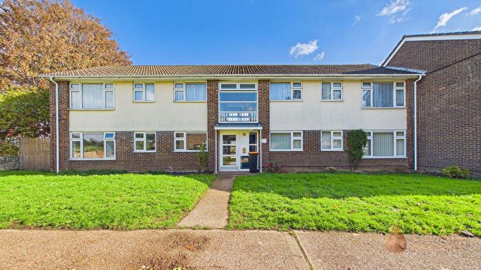 3 Bedroom Flat To Rent In Bushby Close, Sompting, BN15