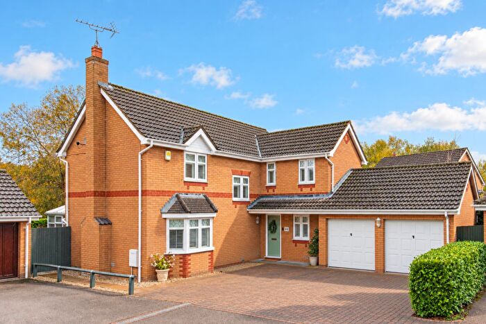 4 Bedroom Detached House For Sale In Thurston Drive, Kettering, NN15