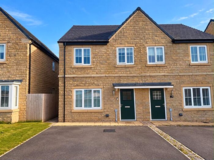 3 Bedroom Semi-Detached House For Sale In Lapwing Avenue, Longridge, Preston, PR3