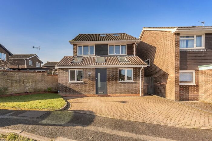 4 Bedroom Detached House To Rent In Eastcote Drive, Harpenden, AL5