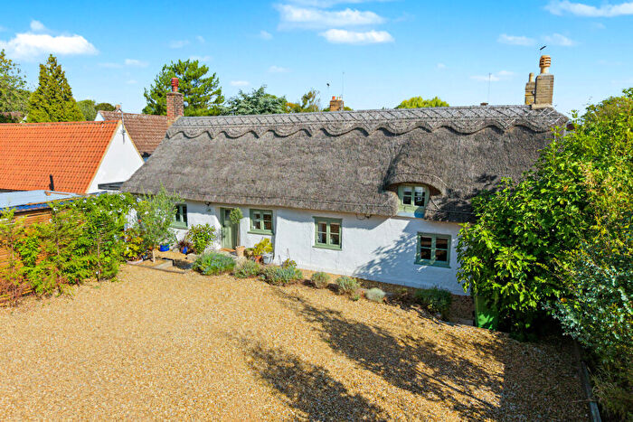 4 Bedroom Detached House For Sale In Cherry Orton Road, Orton Waterville, Peterborough, PE2